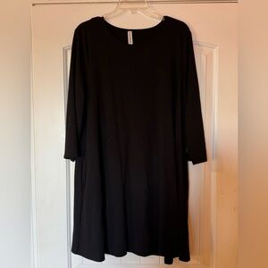 Women’s black 1X tunic
